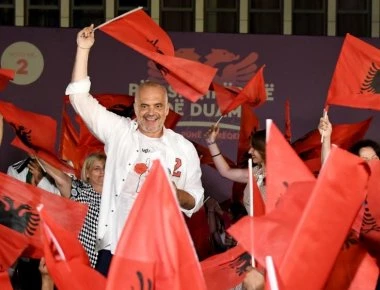 Έντι Ράμα: «Σημαντικό για τα Βαλκάνια μια ευημερούσα «Μακεδονία» - Περιουσιακά δικαιώματα για τους Τσάμηδες στην Ελλάδα»